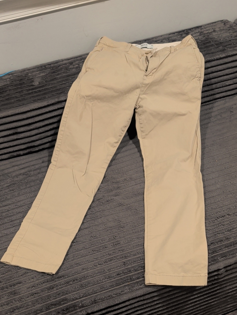Hollister Men's Tan Chino Pants